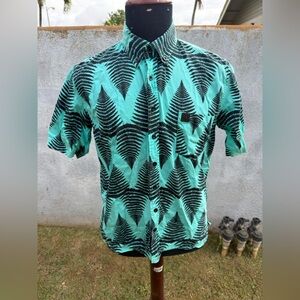 PreOwned Hawaii’s Finest Hawaiian Print Green Full Button Men’s Small